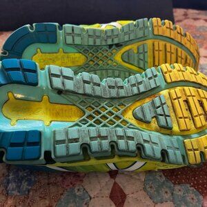 Women’s ASICS size 9 yellow and blue